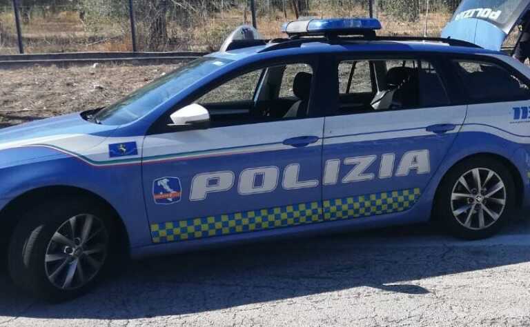 Contromano sulla A14 in territorio di Andria: camion fermato dalla Polizia