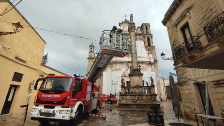Maltempo, a Presicce-Acquarica cade l’aureola di Sant’Andrea nel giorno della festa del patrono