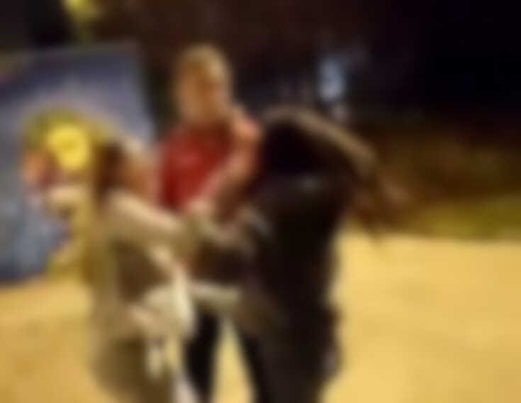 Rissa tra 13enni a San Nicandro Garganico: botte a una ragazzina e gli altri riprendono – VIDEO