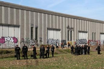 Galleria foto 'Rave party Modena, sequestrato sistema audio da 150mila euro' - foto 1