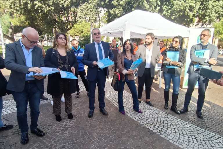 Galleria foto 'Reddito di cittadinanza, 50 percettori diventano “Sentinelle per l’ambiente” a Taranto' - foto 1