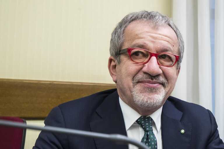 Morto Maroni, il ricordo della Fondazione Tatarella: «Fondamentale per la costruzione del centrodestra»