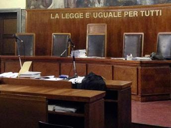 Galleria foto 'Roma, accuse incrociate genitori-figli: intera famiglia a processo per maltrattamenti' - foto 1