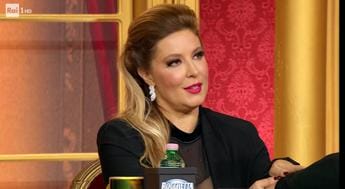 Galleria foto 'Selvaggia Lucarelli, il saluto di Milly Carlucci' - foto 1