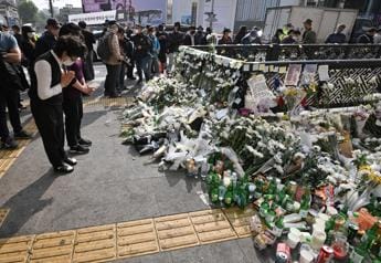Galleria foto 'Strage Seul per Halloween, ministro chiede scusa' - foto 1