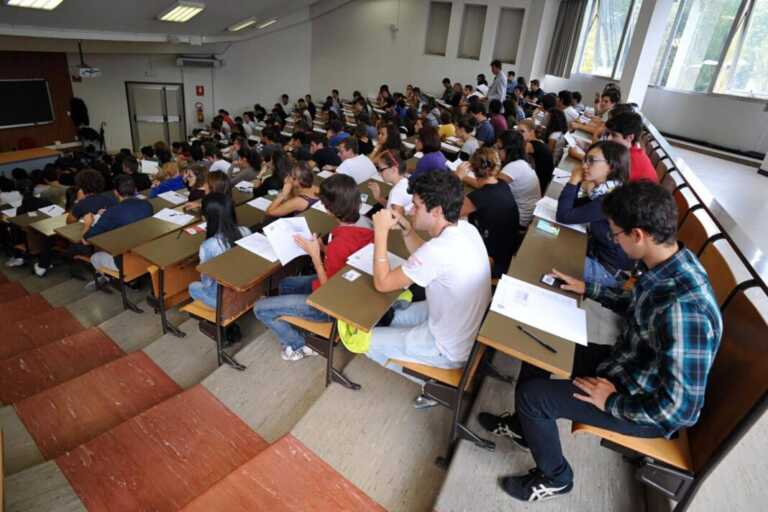 Poche stanze e troppe truffe. Gli studenti ora lasciano Bari