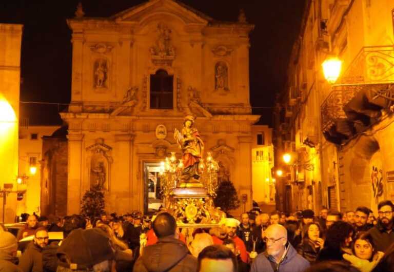 Bande e pettole, a Taranto è già Natale: tutto pronto per Santa Cecilia