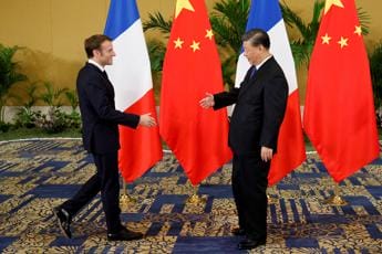 Galleria foto 'Ucraina, Macron a Xi: “Convinca Putin a tornare al tavolo del negoziato”' - foto 1