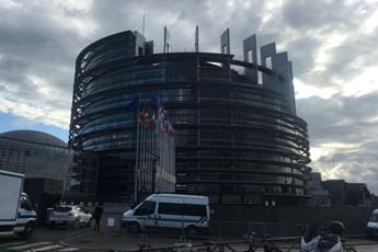 Galleria foto 'Ucraina, ok Europarlamento a 18 mld prestiti' - foto 1