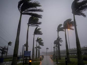 Galleria foto 'Usa, uragano Nicole colpisce la Florida: almeno 4 morti' - foto 1