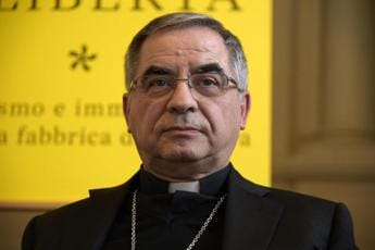 Galleria foto 'Vaticano, procura Sassari: “In telefonata Becciu si voleva spingere Papa a dire cose utili per processo”' - foto 1