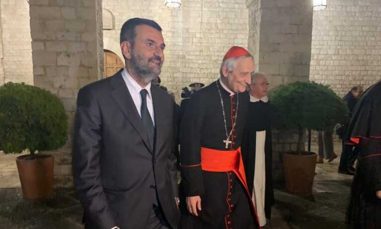 Veglia di pace per l’Ucraina a Bari, Decaro: «Ho ricevuto una richiesta d’aiuto dal sindaco di Leopoli»