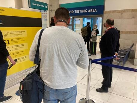 Covid: test anche in aeroporti pugliesi per chi arriva dalla Cina