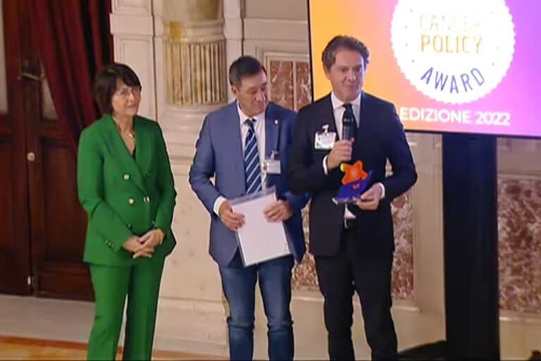 A Fabiano Amati il “Cancer policy award 2022” per le leggi pugliesi sull’uso della genetica in oncologia