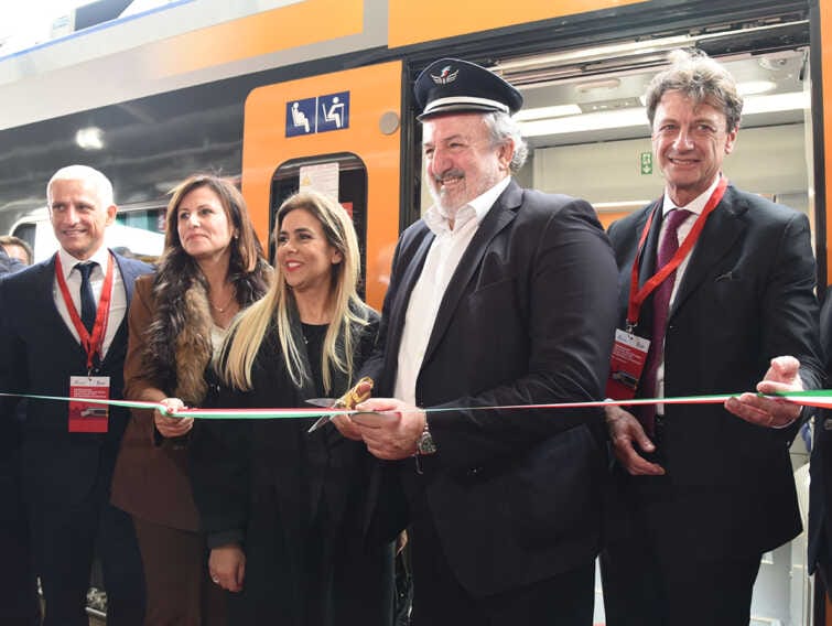 Ecco il nuovo collegamento “Prime” di Trenitalia: viaggi tra Bari e Lecce in meno di un’ora e mezza – VIDEO