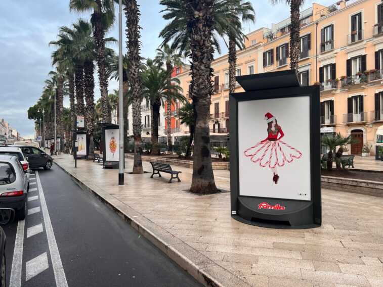 Galleria foto 'Bari, per festeggiare lo shopping natalizio ecco la “food art” di Diego Cusano: il dono di Megamark alla città' - foto 2