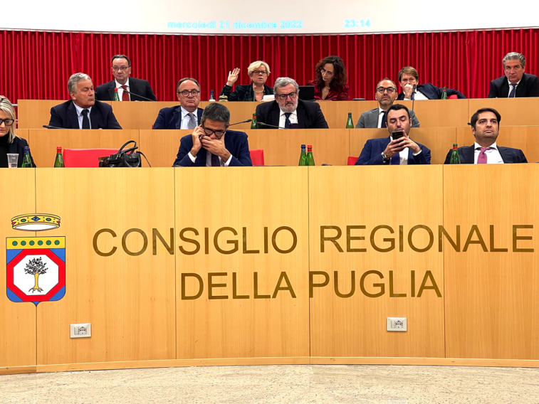 Bilancio regionale della Puglia, Emiliano: «Abbiamo gettato le basi per un nuovo anno»
