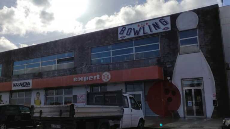 Lecce, banda del buco in azione: svaligiate slot e casse del bowling