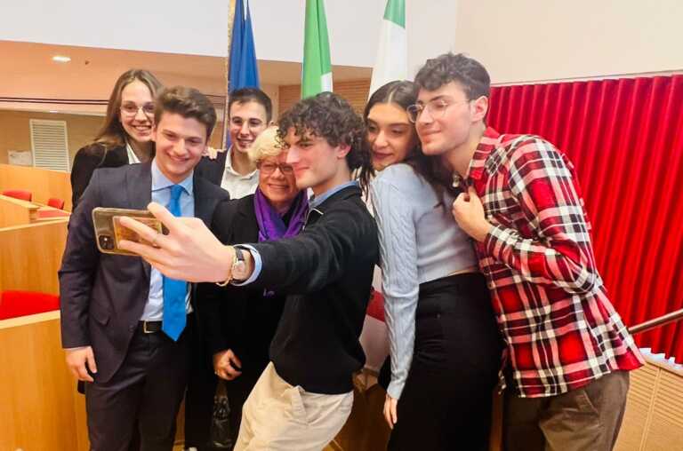 Si insedia il Consiglio dei Giovani in Puglia, Capone: «Con loro costruiamo politiche di qualità» – VIDEO
