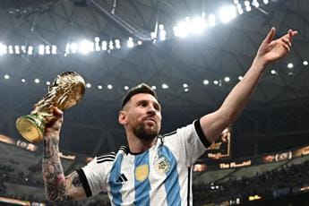 Foto di Messi con Coppa batte tutti i record anche su Instagram: il post di Zuckerberg