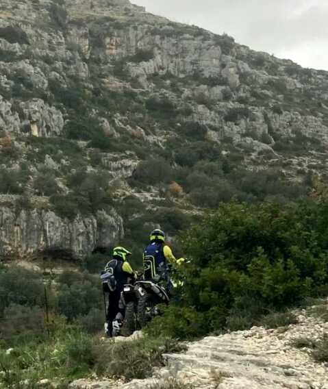 Motocross e le tante discariche abusive sui sentieri dell’area protetta del Gargano