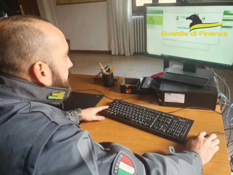 Ricambi d’auto contraffatti: sequestri da un milione di euro. Indagini anche in Puglia