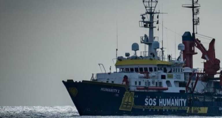 Assegnato il porto di Bari alla nave Humanity 1: trasporta oltre 250 migranti