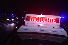A Monopoli auto si ribalta, muore una donna e tre persone si feriscono gravemente