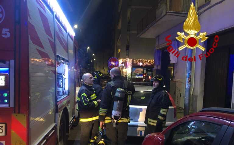 Lecce, fiamme in un appartamento in pieno centro: nessun ferito ma ingenti i danni – VIDEO