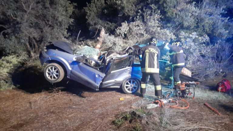 Compagni di classe morti in un incidente stradale: lutto cittadino a Cerignola