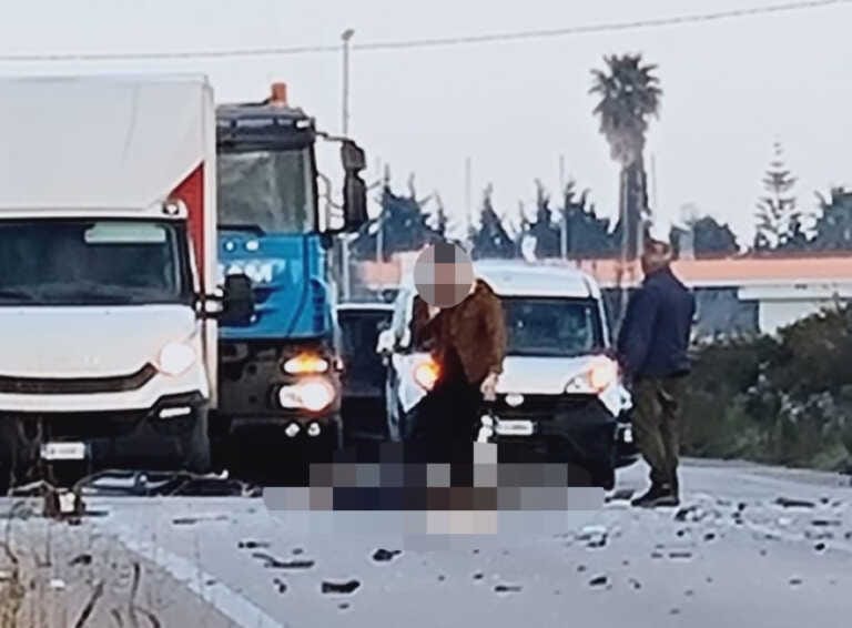 Incidente sulla statale 275: Apecar si scontra con due auto, muore un 74enne di Botrugno
