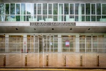 Lombardia, i consiglieri Mura, Lena e Formenti lasciano Salvini