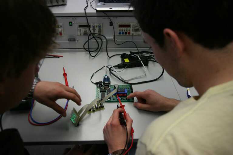 Meccanica, mancano tecnici e a Bari nasce l’Accademia: «Servono competenze solide»