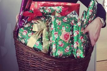 Natale, il regalo solidale vale doppio: online proposte di onlus e associazioni