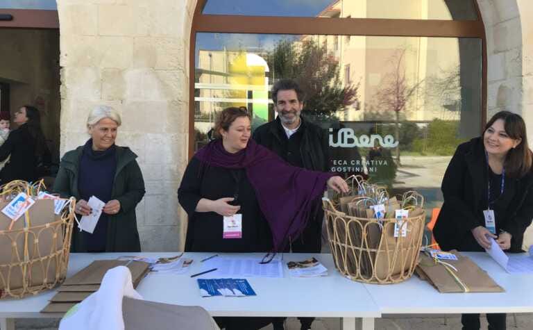 Lecce, un libro in regalo dal sindaco per ogni nato nel 2022
