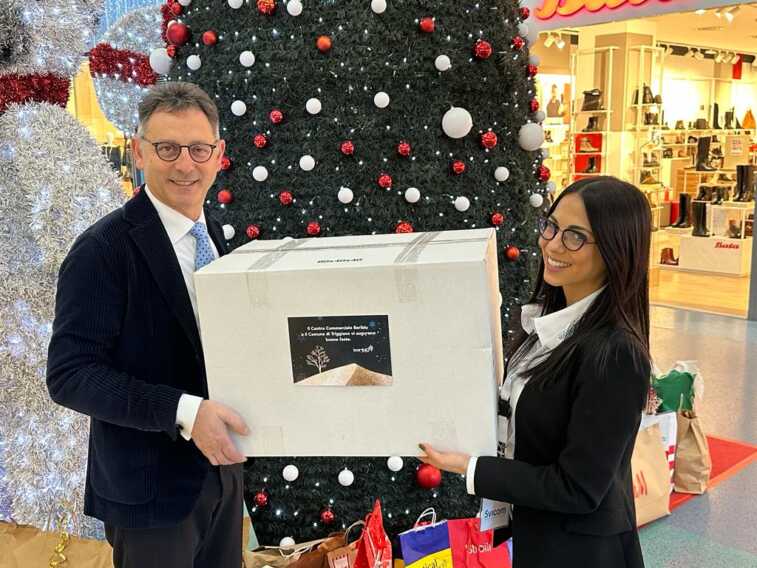 Natale solidale a Bariblu: consegnati al comune di Triggiano pacchi alimentari per famiglie in difficoltà