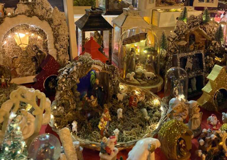 A Spaccanapoli costano troppo: campani in trasferta a Bari per acquistare i presepi
