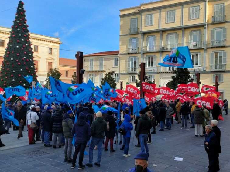 Sciopero generale in Basilicata, i sindacati: «Governo riveda la manovra, è sbagliata e iniqua»