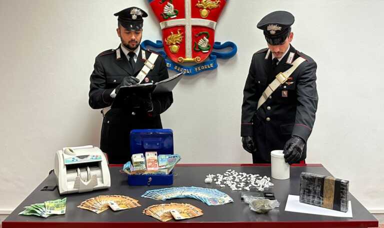 Barletta: un chilo di droga, 20mila euro in contanti e botti illegali nascosti in casa. Arrestato 31enne