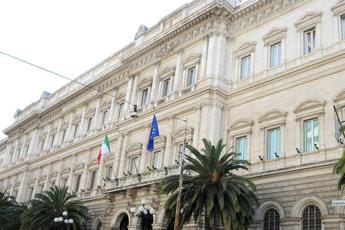 Tetto contante, Bankitalia: “Soglie più alte favoriscono evasione”