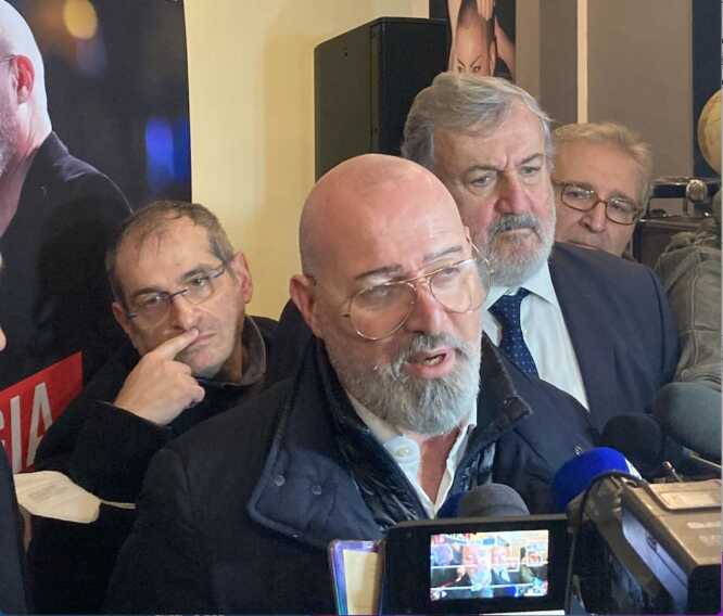 Bonaccini tour in Puglia: “Pensiamo meno alle alleanze” – VIDEO