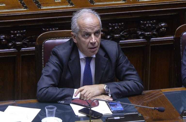 Galleria foto 'Immigrazione, Piantedosi “Nei primi 2 mesi di governo sbarchi in calo”' - foto 1