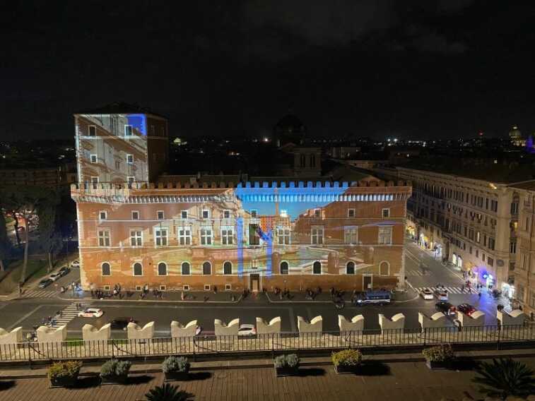 Galleria foto 'Palazzo Venezia si illumina con le foto di “Roma silenziosa bellezza”' - foto 1