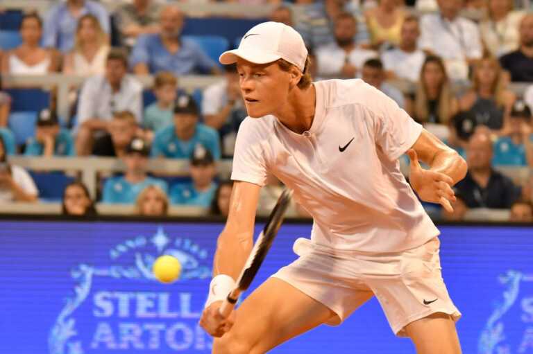 Galleria foto 'Sinner si ferma agli ottavi degli Australian Open, vince Tsitsipas' - foto 1