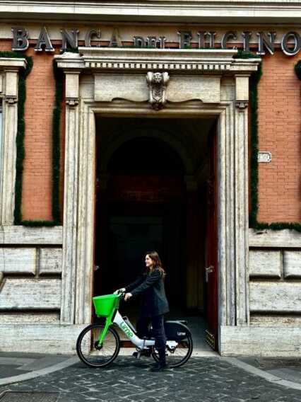 Galleria foto 'Banca del Fucino, accordo con Lime per gli spostamenti “green” in città' - foto 1