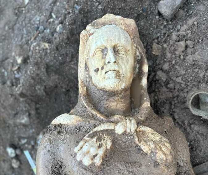 Galleria foto 'Roma, durante scavi trovata statua di Ercole nel Parco dell’Appia Antica' - foto 1