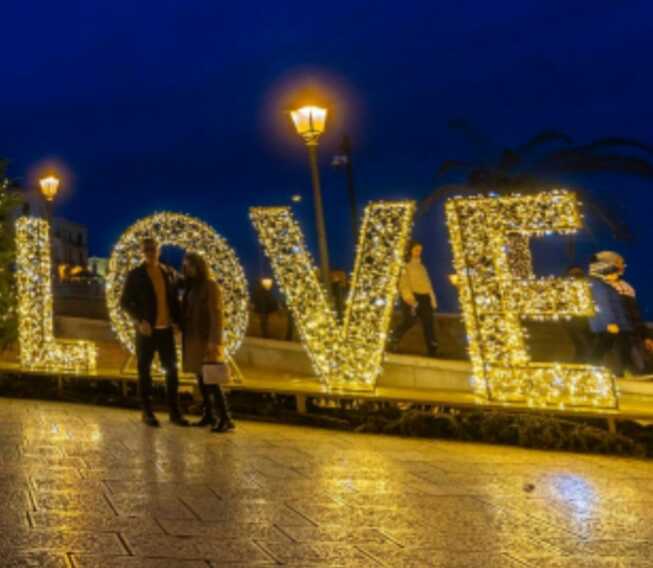 Bari celebra l’amore: installazioni, luci e musica per San Valentino