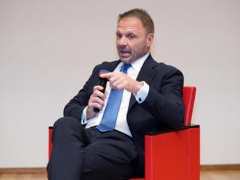 Galleria foto 'Agroalimentare, Lollobrigida: “Bene l’Osservatorio della mozzarella di bufala campana, proteggere la qualità”' - foto 1