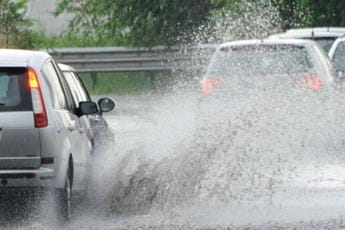 Galleria foto 'Allerta meteo arancione e gialla oggi lunedì 9 gennaio, 13 regioni coinvolte' - foto 1