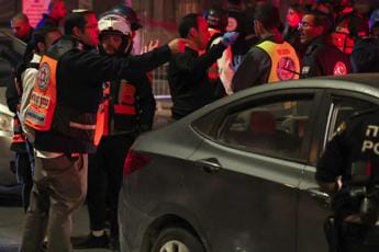 Galleria foto 'Attacco terroristico a Gerusalemme, 8 morti' - foto 1